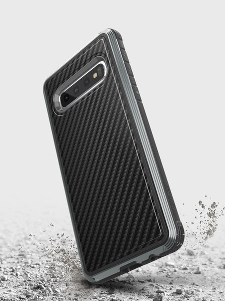Luxurious Case for Samsung Galaxy S10. Raptic Lux in black carbon fiber.