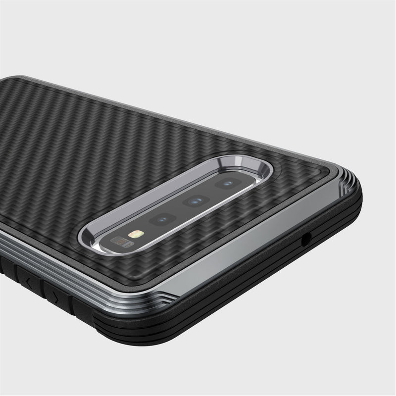 Luxurious Case for Samsung Galaxy S10. Raptic Lux in black carbon fiber.